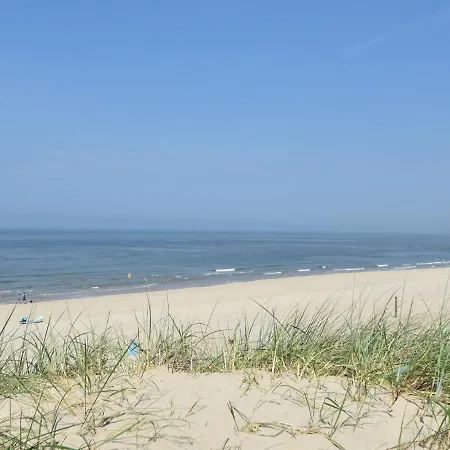 Hazenborgh Family On The North Holland Coast